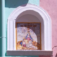 Retablo cerámico de la Virgen al Pie de la Cruz