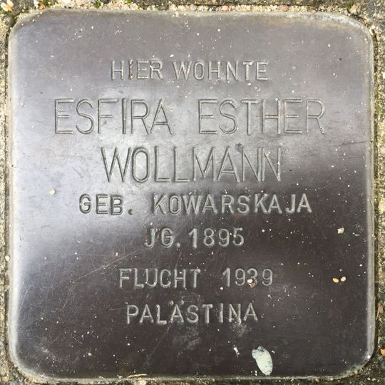 Stolperstein en memoria de Esfira Esther Wollmann