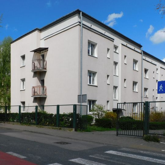 Blok przy ulicy Obozowej 79