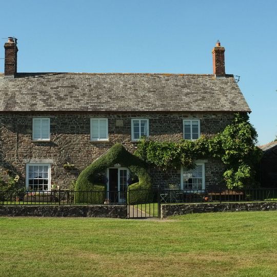 Capitol Farmhouse Including Walls To Garden To The South