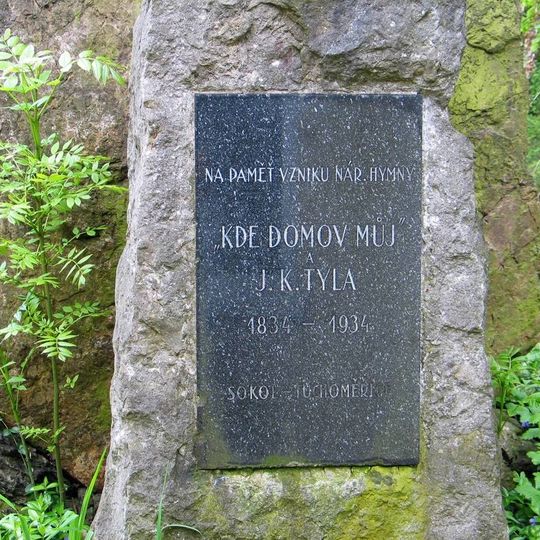 Pamětní deska 100 let národní hymny v Tuchoměřicích