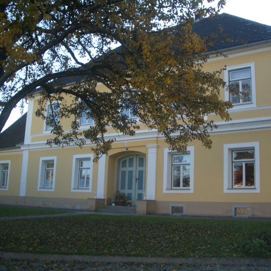 Wohnhaus, Ehem. Stationsgebäude an der Pferdeeisenbahnstrecke