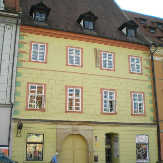 Náměstí Krále Jiřího z Poděbrad 32