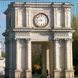Triumphal Arch, Chișinău