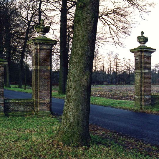 Fence arround the Kranenburg cemetery