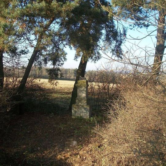 Kříž východně od Tatiné