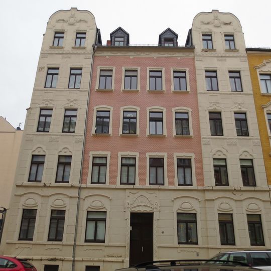 Mietshaus in ehemals geschlossener Bebauung Vettersstraße 9