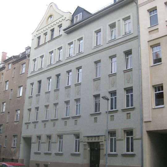 Mietshaus in geschlossener Bebauung Casparistraße 6