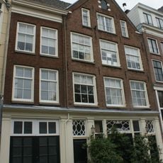 Pakhuis met puntgevel