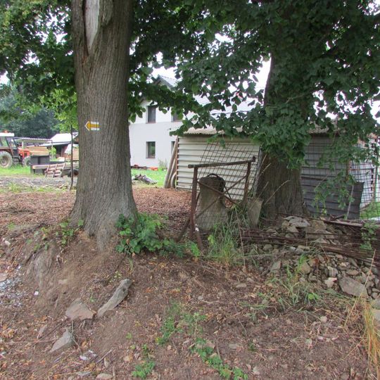 Kříž na západním okraji Vratišova