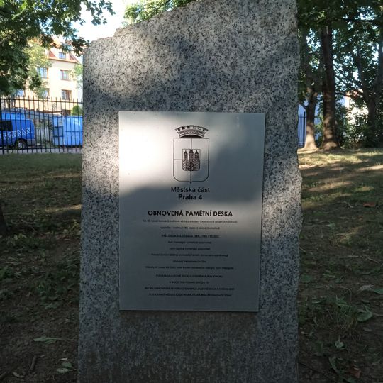 Plaque to Jazzová sekce tree memorial