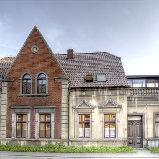 Budynek administracyjno-mieszkalny