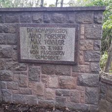Gedenkstein für die Opfer des Faschismus Max Tennler und Arno Förster Am Elzingteich -