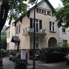 Hohenzollernstraße 8