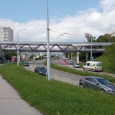 Lávka přes ulici Petra Křivky