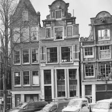 Oudezijds Voorburgwal 100, Amsterdam