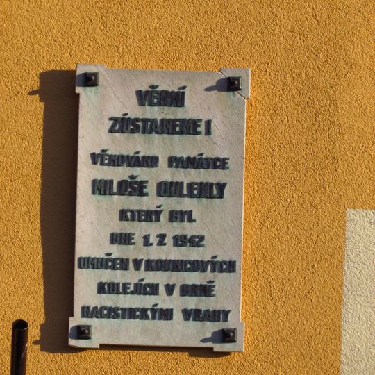 Pamětní deska Miloše Oulehly