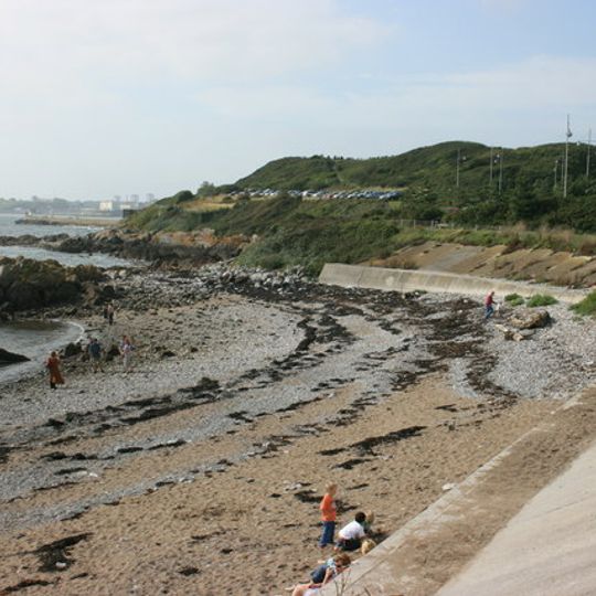 Mount Batten: 17th century artillery tower, Civil War breastwork, and World War II remains
