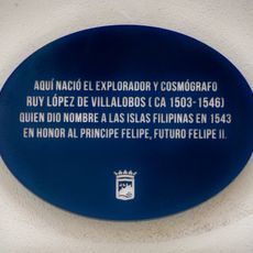 Placa a Ruy López de Villalobos