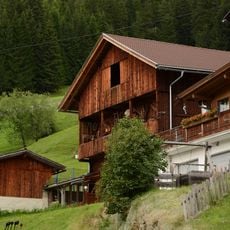 Wirtschaftsgebäude Hanser