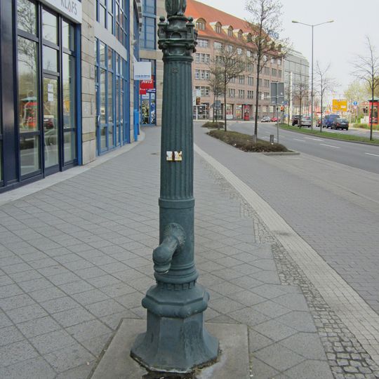 Ludwig-Erhard-Straße Village pump