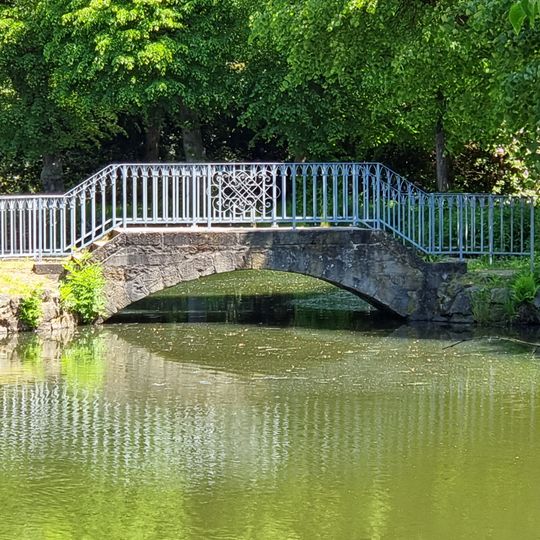 Bogenbrücke Schlossteich Großharthau