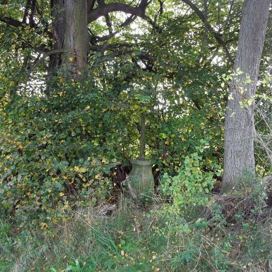 Kříž severně od Mostečného