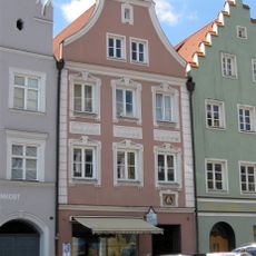 Wohn- und Geschäftshaus