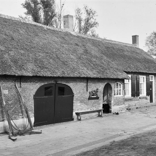 Hoeveneind 76, Teteringen