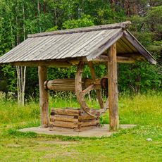 Колодец с воротом (Малые Корелы)