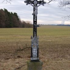 Kříž 2 jižně od Karlova