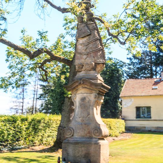 Socha Panny Marie Celenské v Hořicích