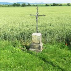 Kříž u železničního přejezdu ve Vitčicích