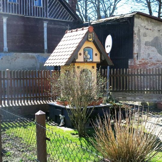 Kaplička v zahradě domu 149 v Brništi