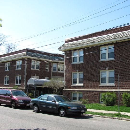 Buildings at 35–37 Richardson Avenue