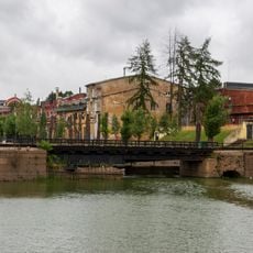 Бассейн с разводным мостом (Колпино)