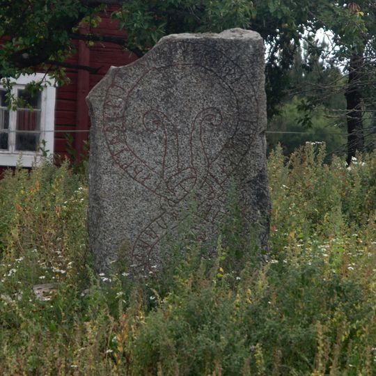 Uppland Runic Inscription 689