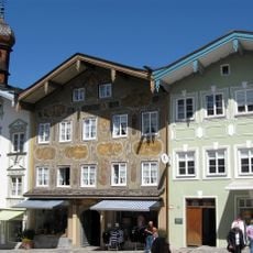 Wohn- und Geschäftshaus