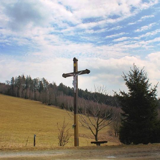 Dřevěný kříž v Hrabenově u polního rozcestí