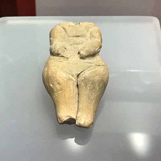 Xagħra Circle standing figurine