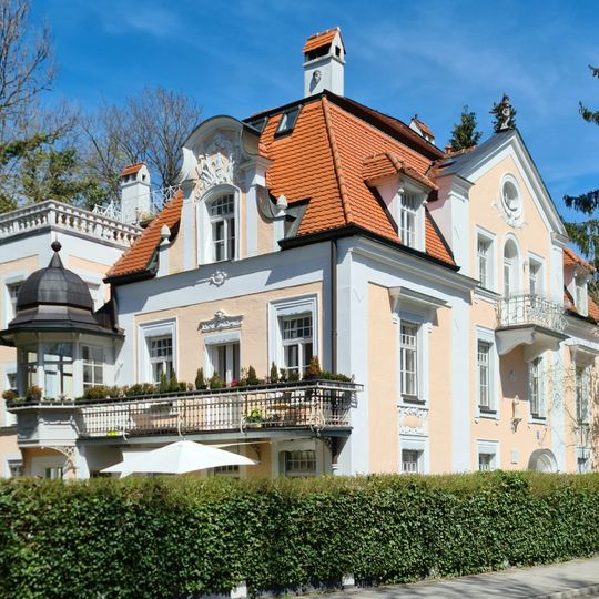 Maria-Einsiedel-Straße 42