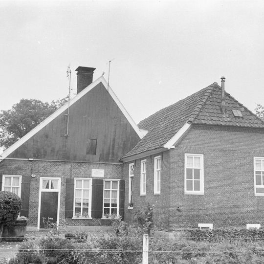 Boerderij met bovenkamer, blijkens gevelsteen 1772