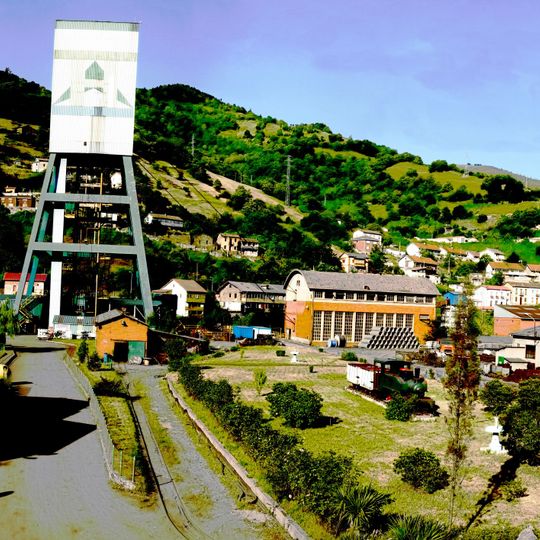 Torre de extracción del pozo Santiago