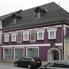 Wohn- und Geschäftshaus