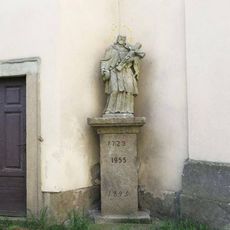 Socha svatého Jana Nepomuckého u kostela svatého Prokopa ve Vamberku