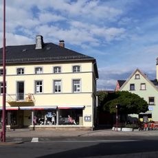 Wohn- und Geschäftshaus