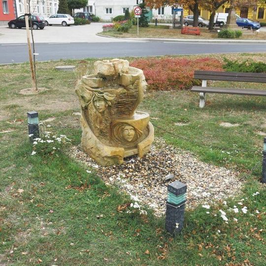 Malá kašna na návsi v Hrušovanech