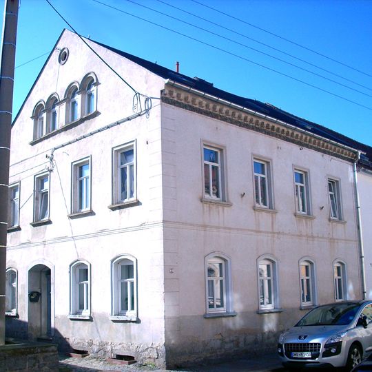 Wohnhaus in halboffener Bebauung Ziegenbalgstraße 32