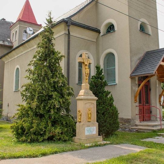 Kříž v Olšanech u kaple