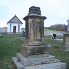 Kříž na hřbitově v Horní Lipce